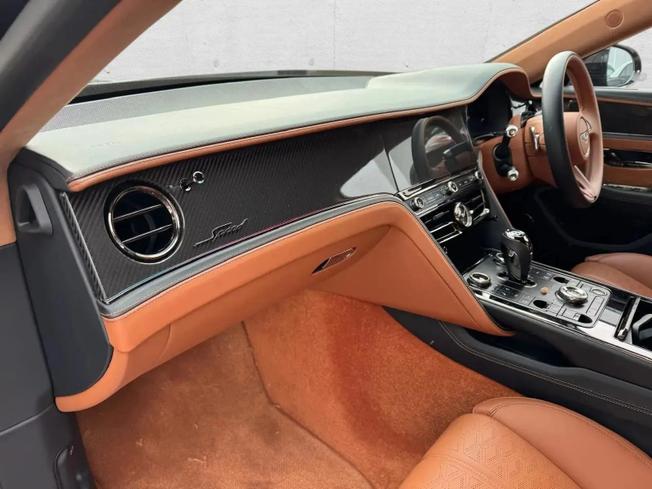 BENTLEY Flying Spur Photo 2