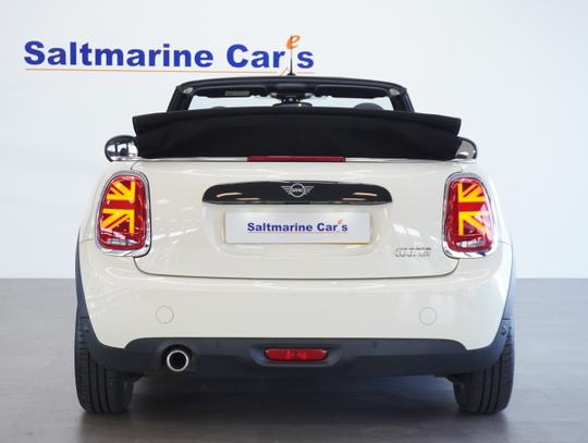 MINI Convertible Photo 231a3bde-b321-4687-b606-8a3a4c6f21d9.jpg