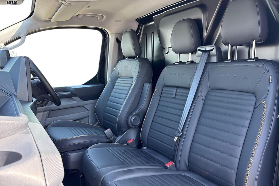 Used Ford TRANSIT CUSTOM CUSTOMTRAIL02 11