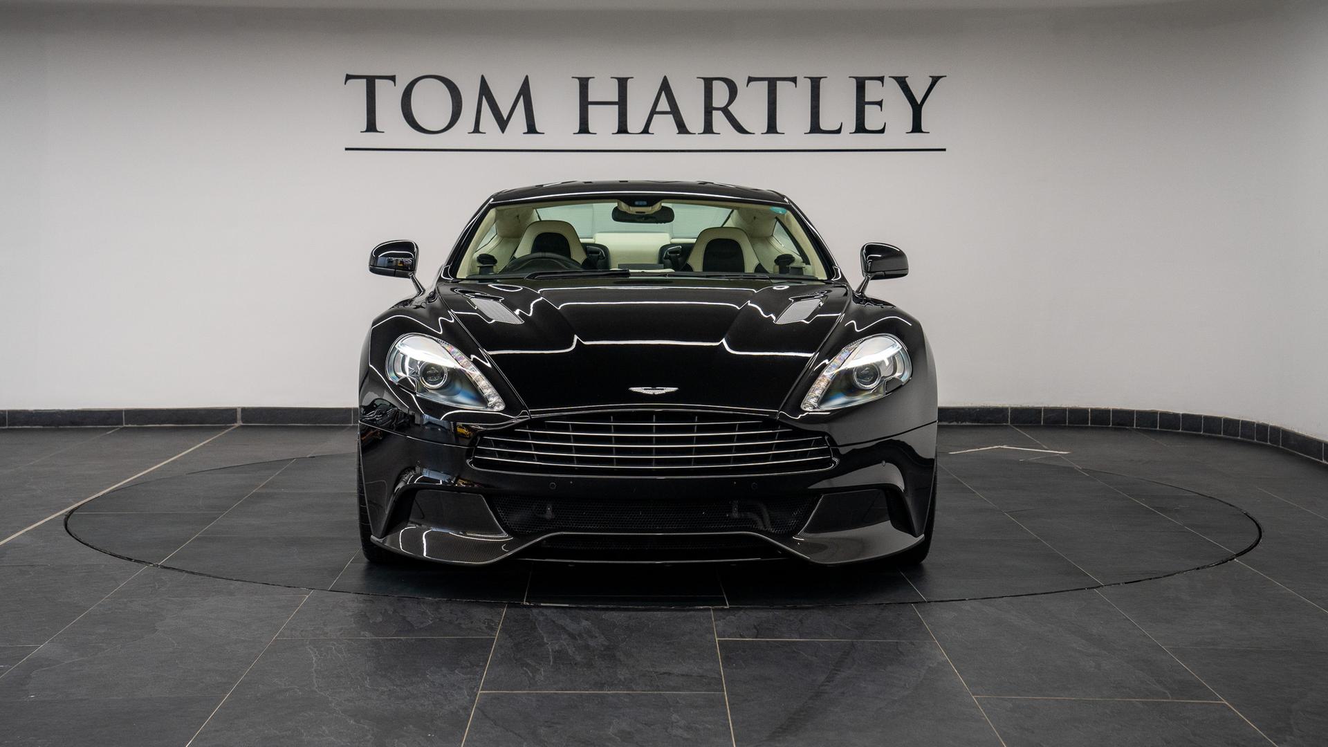 Aston Martin Vanquish Photo 232109c2-e590-4c4a-8ba7-fe3d60d57997.jpg