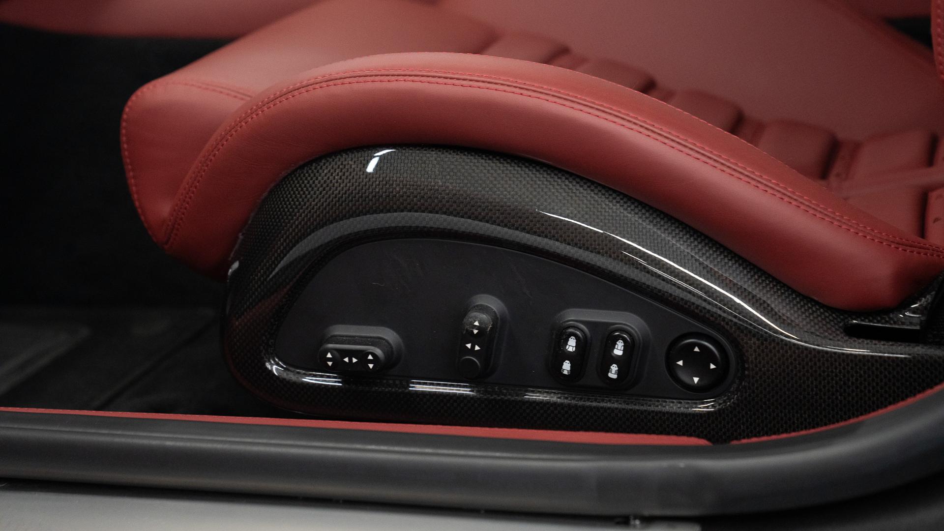 Ferrari 599 Photo 232860a0-5f24-47cd-92d3-170b17db5bf2.jpg