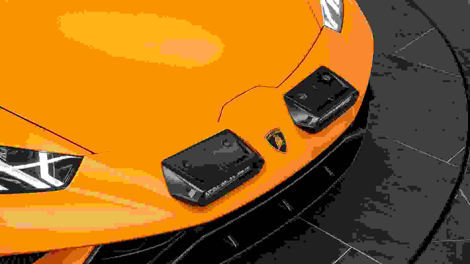 Lamborghini HURACAN Photo 232a3c88-9074-4c6d-9091-438391abc25e.jpg