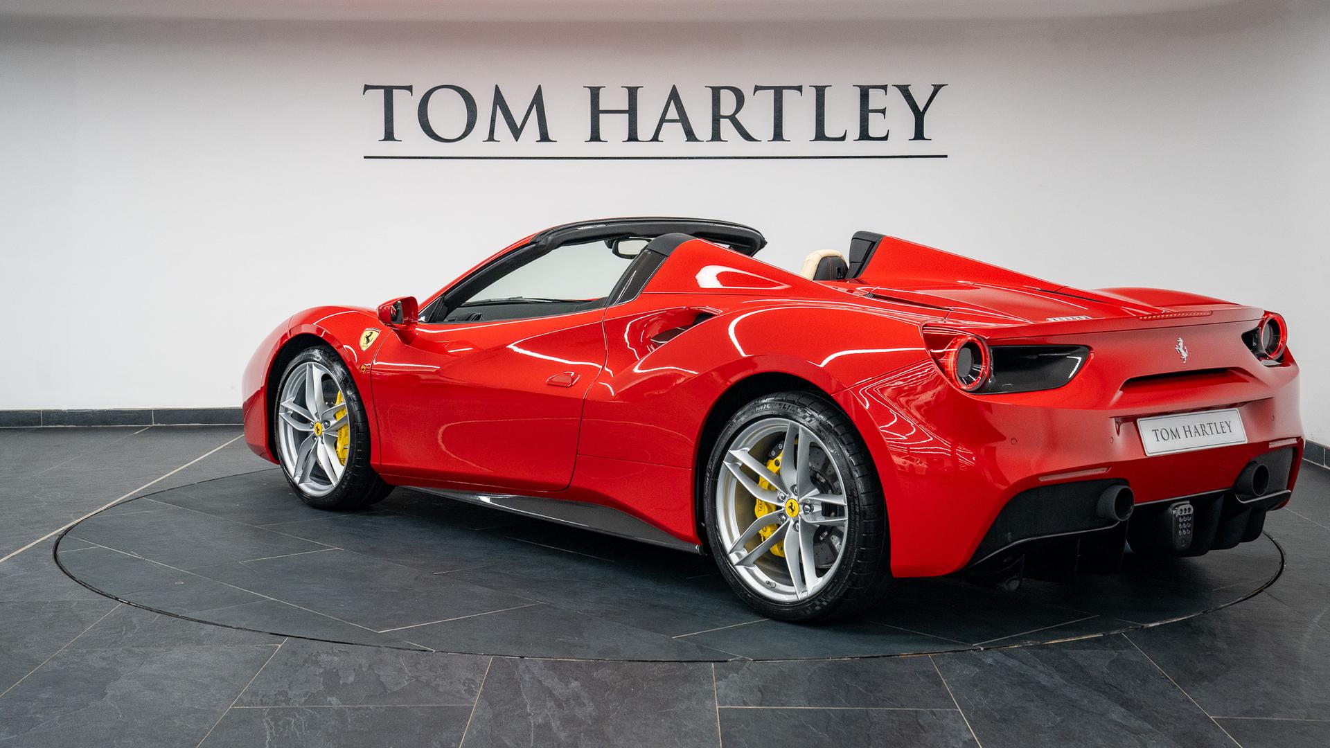 Ferrari 488 Photo 232bc292-0244-4b87-8046-e872268127aa.jpg