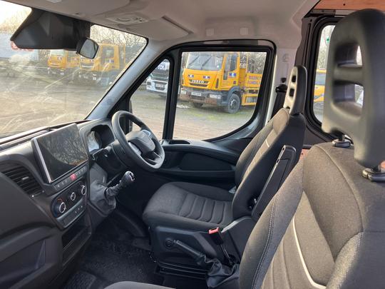 Iveco Daily 35S16V Photo