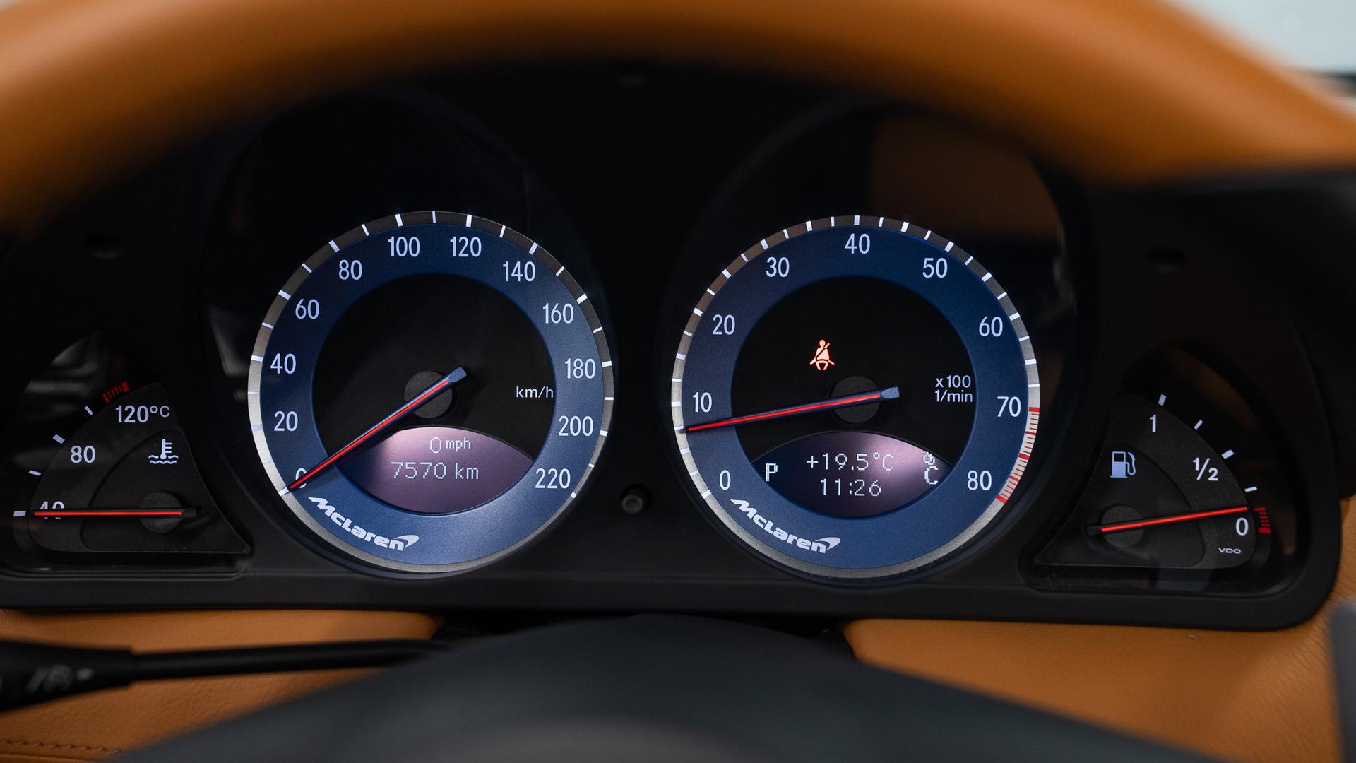 Mercedes-Benz SLR McLaren Photo 2349c375-a257-4dbf-8520-823cb6154c78.jpg