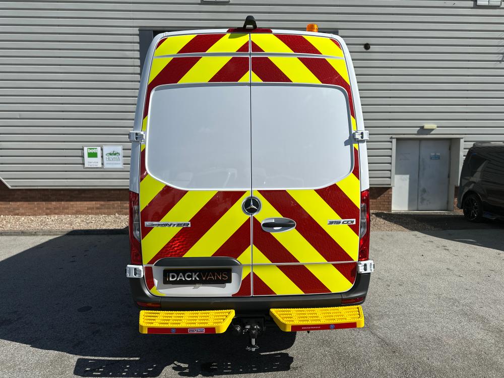 Mercedes-Benz Sprinter Photo 234b0ab8-7774-4562-a175-63d7313d9da9.jpg