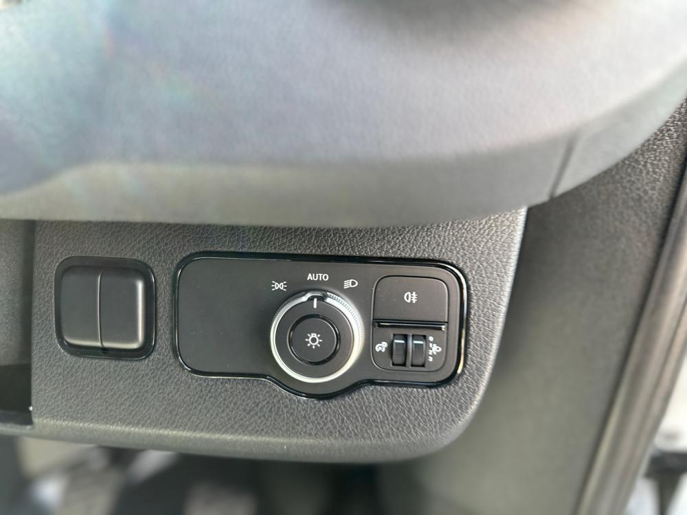 Mercedes-Benz Sprinter Photo 234bd1c7-f729-4701-8392-e09653e9ded3.jpg