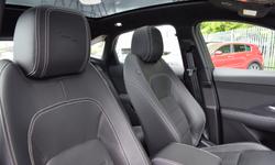 Jaguar E-PACE Photo 29