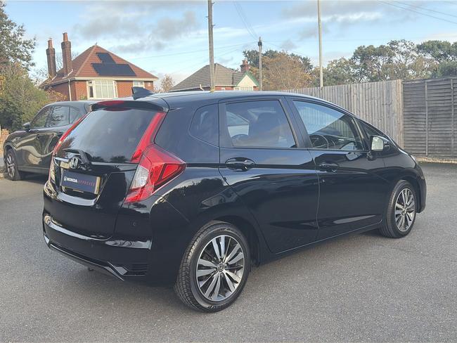 Honda Jazz Photo 237f680e-edfe-4a22-afb5-57d9cae08117.jpg