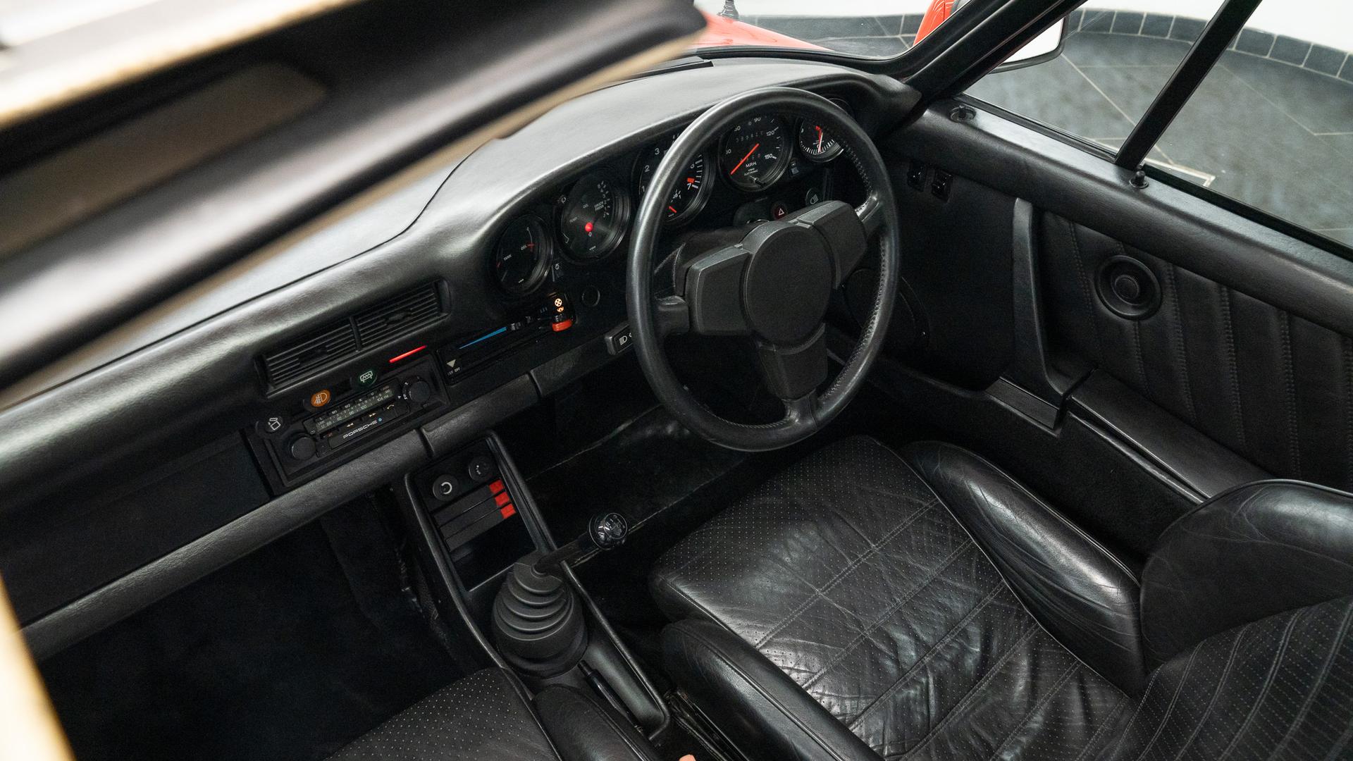Porsche 911 Photo 239be336-94ab-44a2-abf1-83af4c4dbdb7.jpg