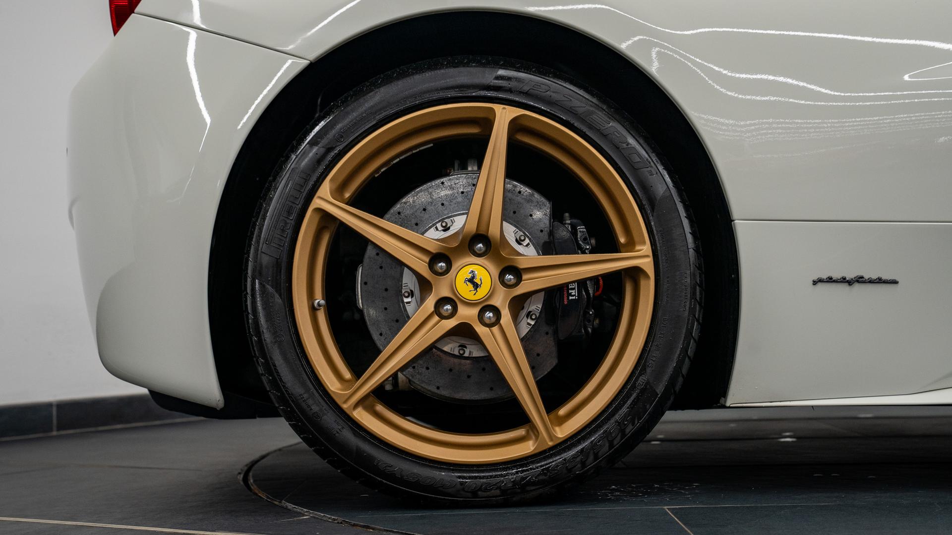 Ferrari 458 Photo 239cb47c-52b3-4a26-a1db-6dc13ed5dce1.jpg