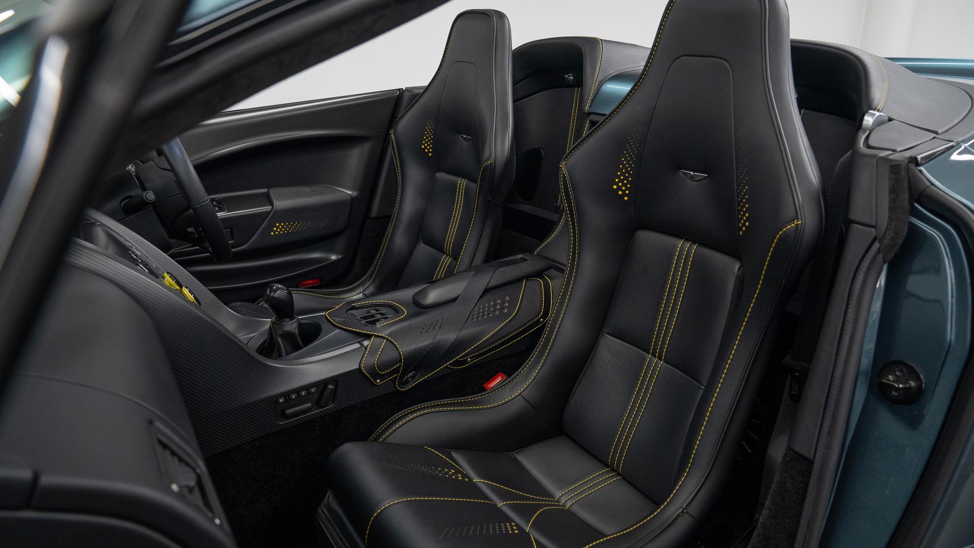 Aston Martin Vantage Photo 23aeea44-2379-4c87-83cd-d7ecaba0f82f.jpg
