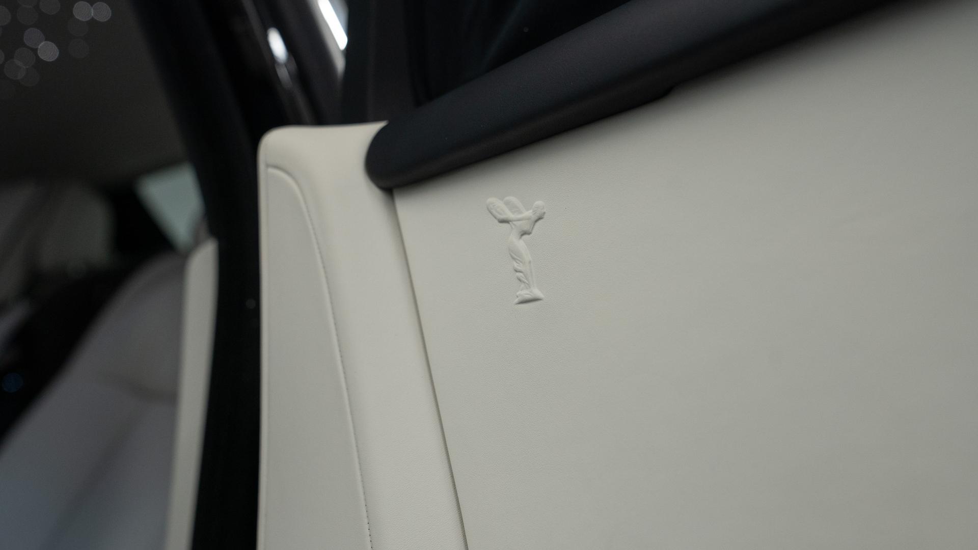 Rolls-Royce Phantom Photo 23aff3e5-ddab-43a0-b24b-9dfe3135564d.jpg
