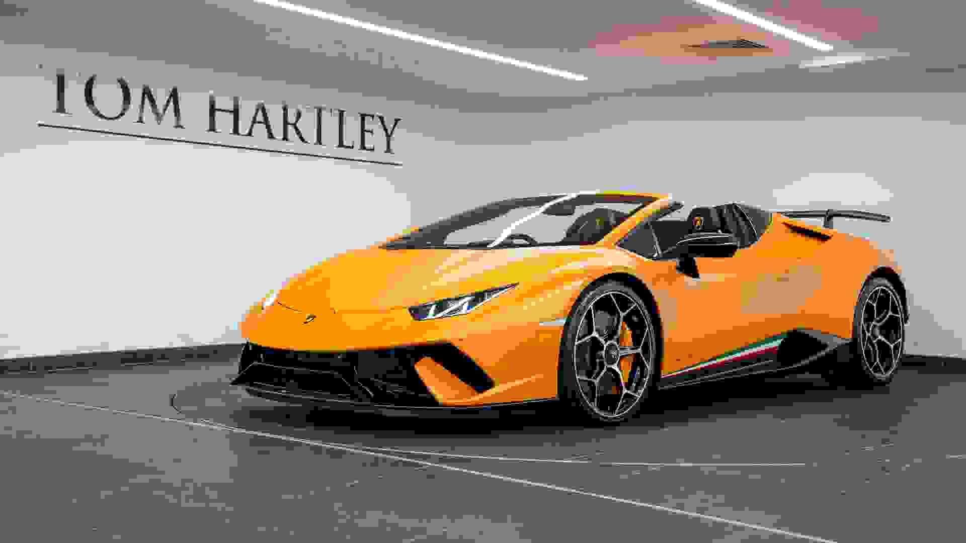 Lamborghini Huracan Photo 23b36772-4f79-43b8-b4e2-056662d734ae.jpg