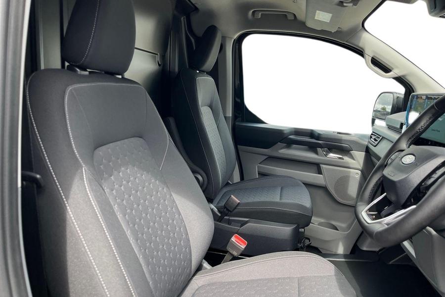 Ford TRANSIT CUSTOM Photo 23c42d06-c802-48e5-8d74-eaf689abdc36.jpg