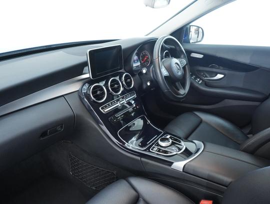 Mercedes-Benz C Class Photo 23c58983-20b5-4a18-b0ee-24fac7ab6598.jpg