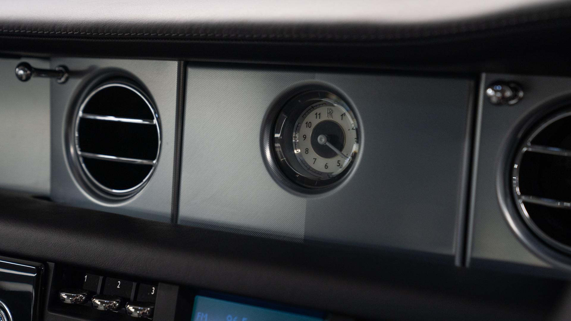Rolls-Royce Phantom Photo 23ca916b-30f4-4509-8d60-bd05b81f113d.jpg