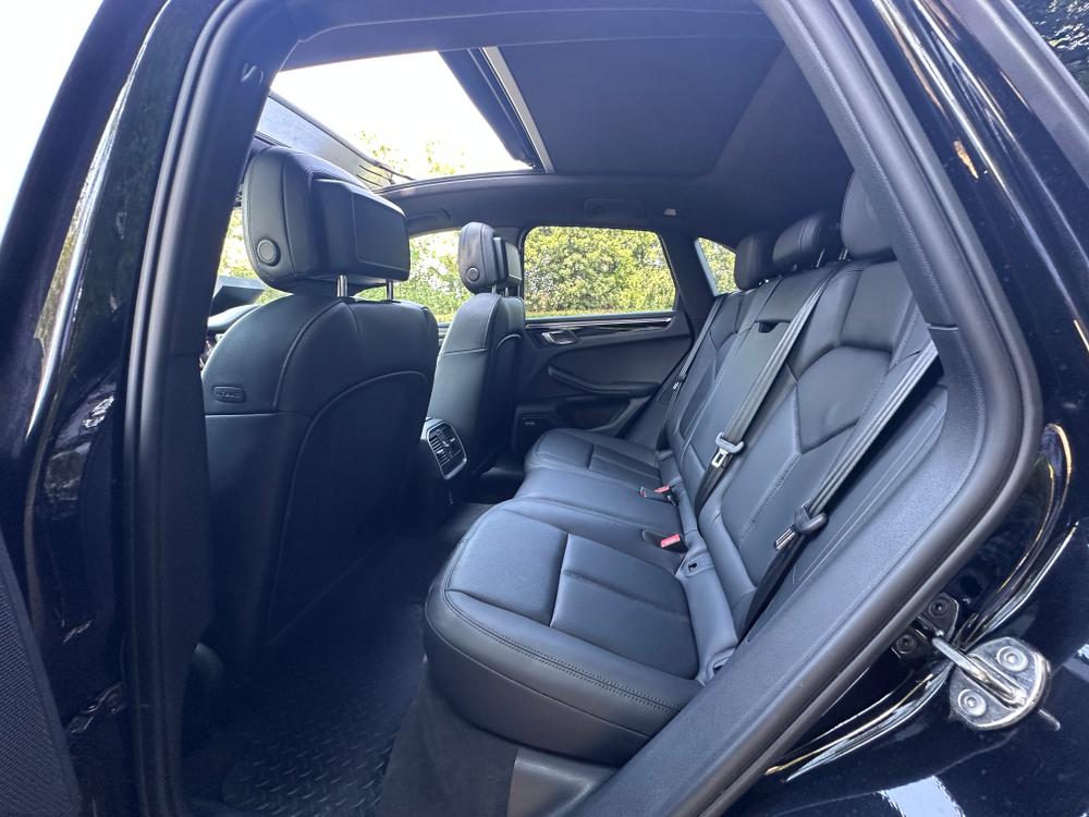 Used Porsche Macan RO22EWX 30