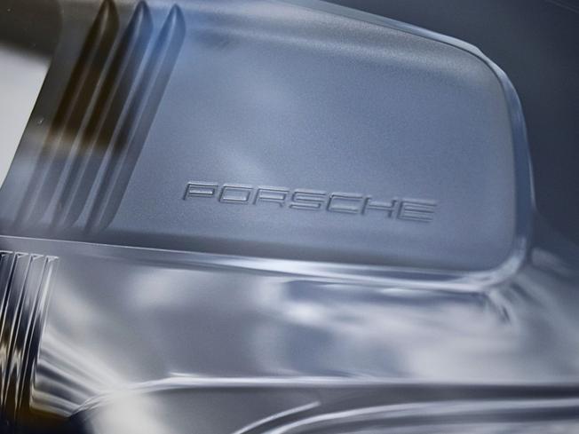 PORSCHE 718 Cayman Photo 9
