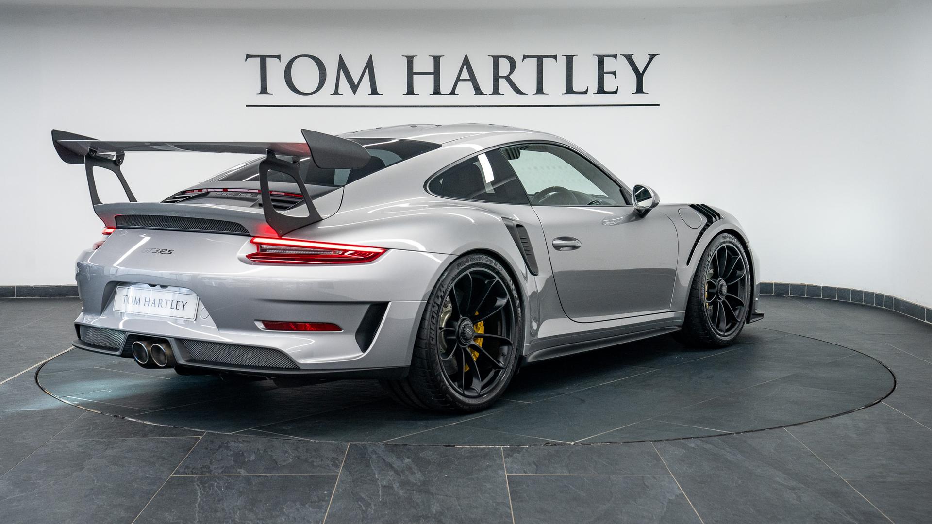 Porsche 911 Photo 23e74619-6265-4d9f-8ce5-9eda17e40df6.jpg