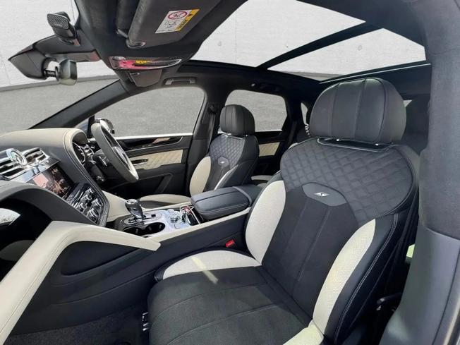 BENTLEY Bentayga Photo 2