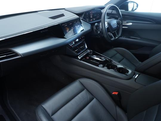 Audi e-tron GT Photo 24023672-47c5-456f-aa8a-990456e447e4.jpg