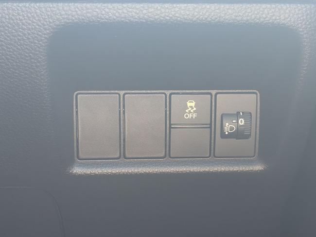 Honda Jazz Photo 2409feba-6590-4e17-82ca-3ebcd81c51e6.jpg