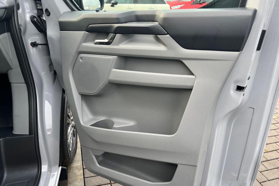 Ford TRANSIT CUSTOM Photo 240f709a-6fe3-402b-a91a-92ee86a89d82.jpg