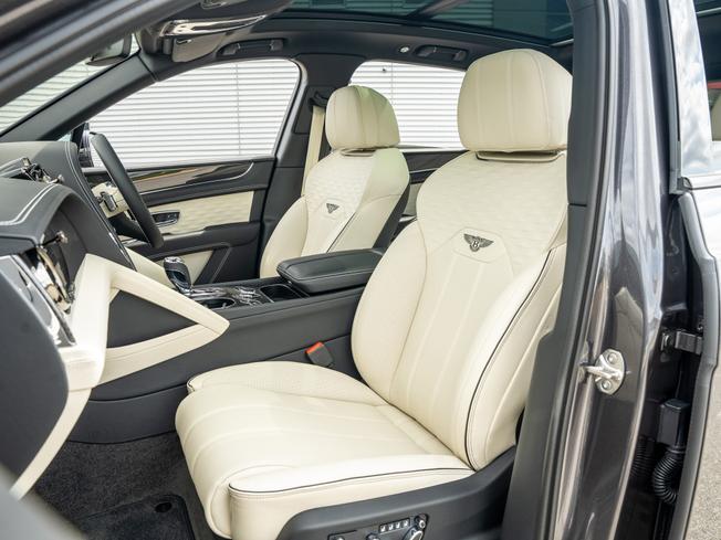 BENTLEY Bentayga Photo 38