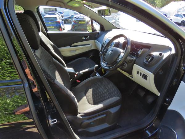 Used Renault Captur RO67YWT 17