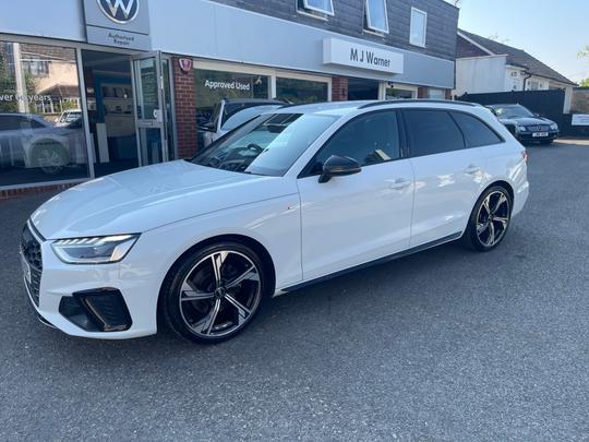 Audi A4 Avant Photo 241efd56-169d-4b41-ae3b-77dc36b5e79c.jpg