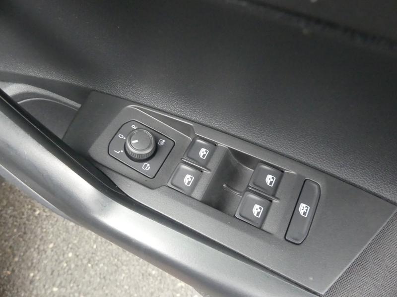 Volkswagen Polo Photo 242fdfc5-f74e-46e3-8967-8cc2e5673f33.jpg