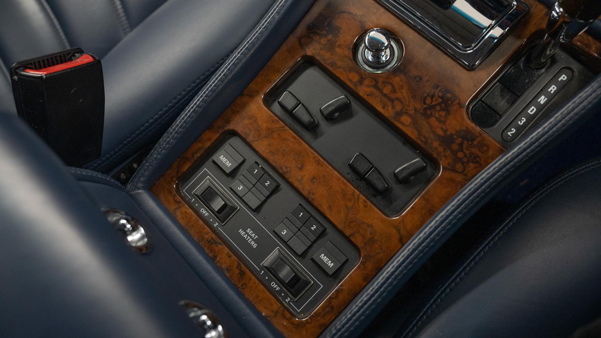 Bentley Continental Photo 24369240-c46f-4c9c-a7eb-1e26e211c770.jpg