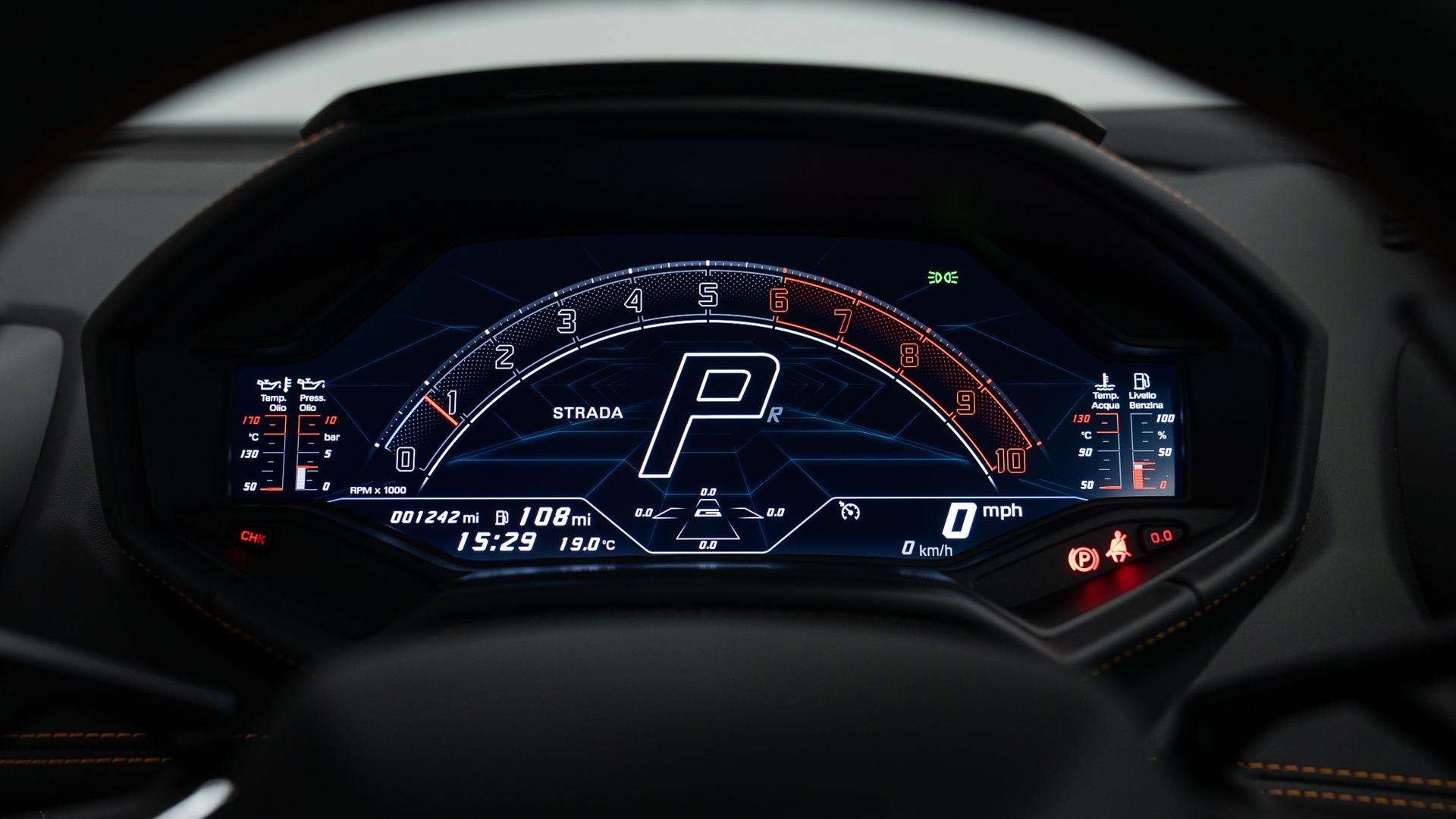 LAMBORGHINI Huracan Photo 2437c5bb-c61c-49ad-8b2b-07de5bd8ec4b.jpg