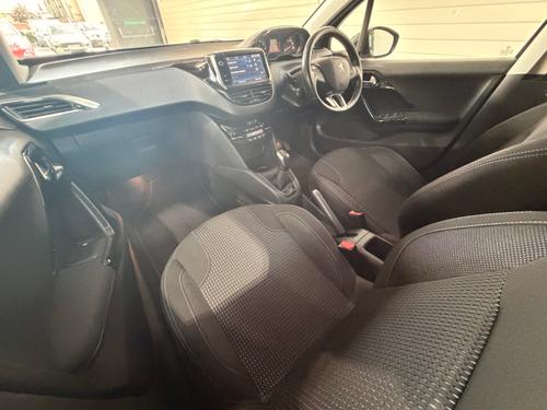 Peugeot 208 Photo 2465ae2f-7758-4b8c-bc7c-63a839e77344.jpeg