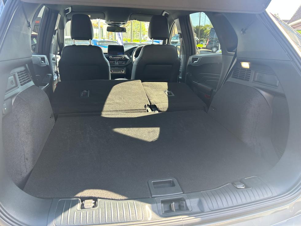 Ford Kuga Photo 247ee7b7-af2d-4469-9054-38ee579b2571.jpeg