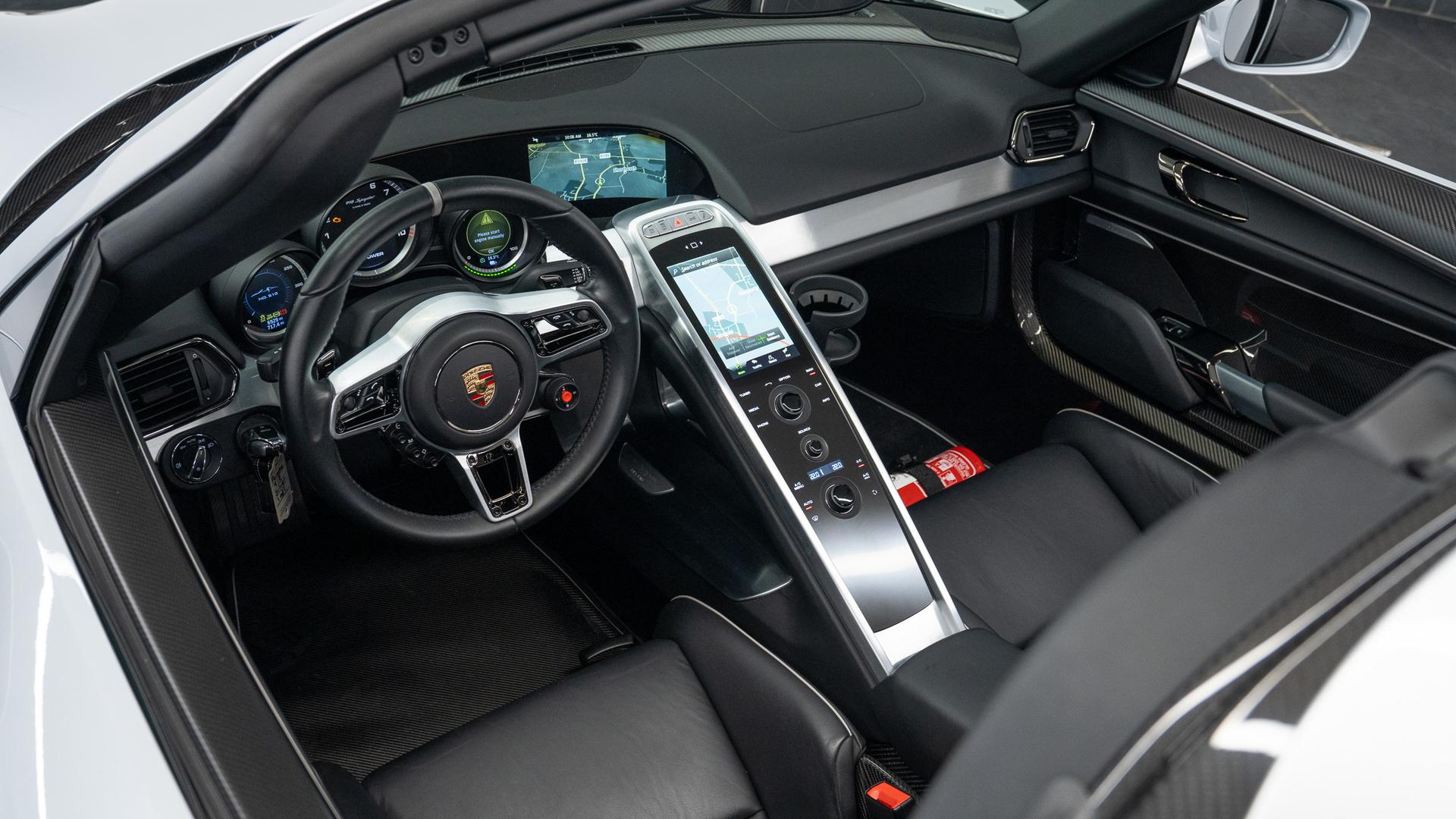 Porsche 918 Photo 249fe647-a277-4128-bc17-9ed294d7fb90.jpg