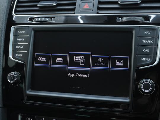 Volkswagen Golf Photo 24a22764-ef60-4544-8f96-7ee94cd9c38c.jpg