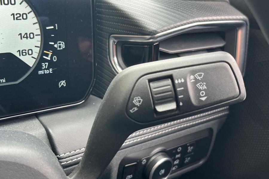 Ford MUSTANG Photo 24bd80b0-9990-4ba2-a20c-1f685bc728ae.jpg