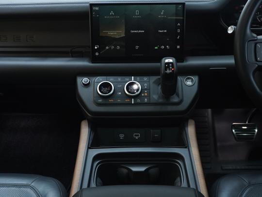 Land Rover Defender 90 Photo 24bda5ab-6c00-4be3-a2ee-5c9efc97b883.jpg