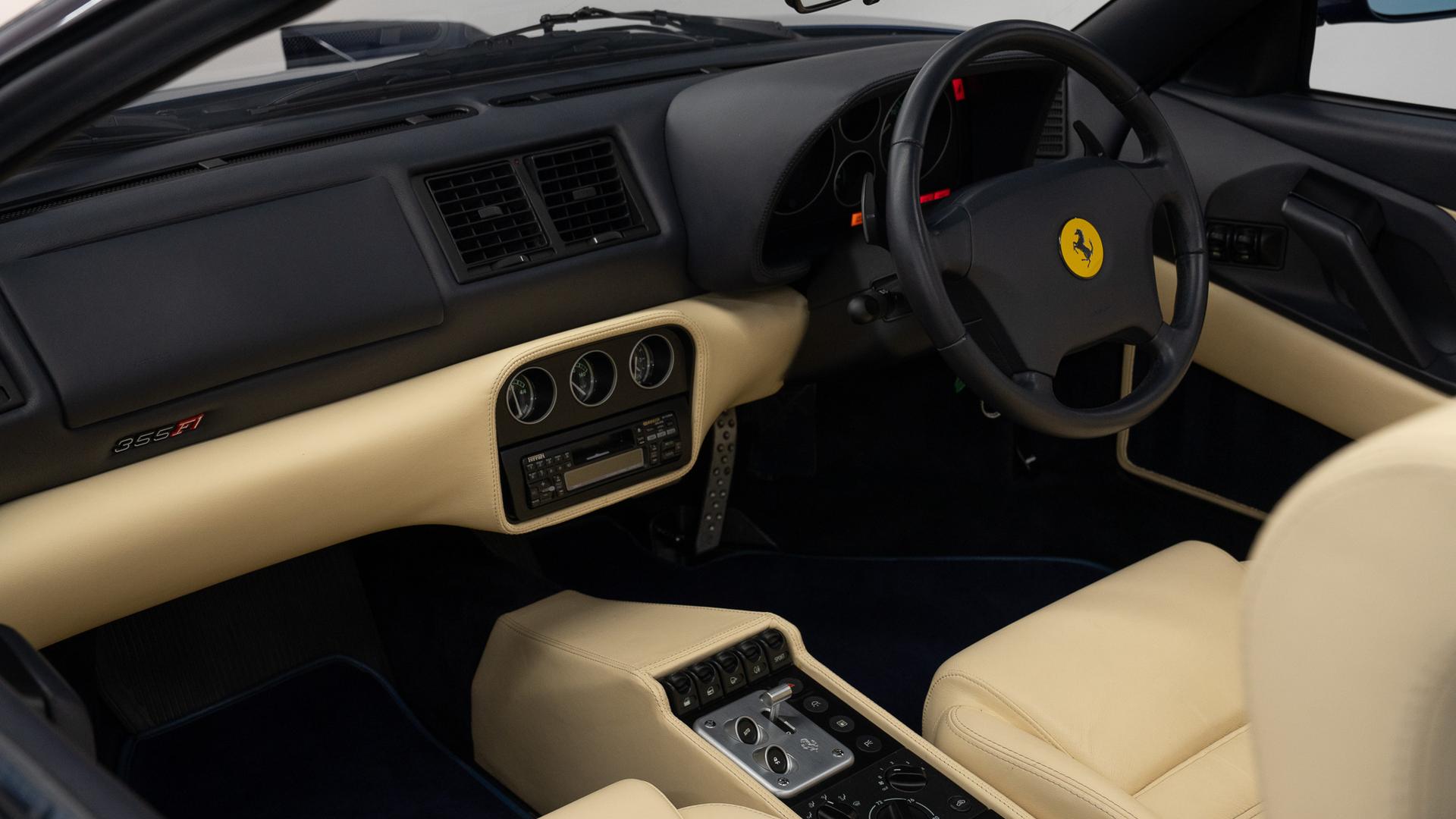 Ferrari 355 F1 Photo 24cbec8a-97de-4758-9f8a-60c0041845e9.jpg