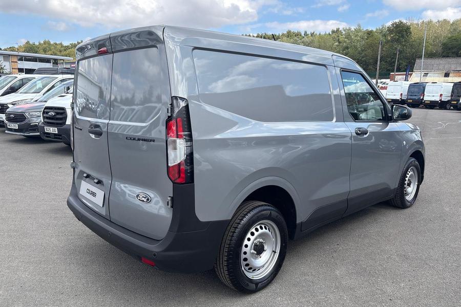 Ford TRANSIT COURIER Photo 24d0adb2-b108-40fa-9fee-9bd33057a726.jpg