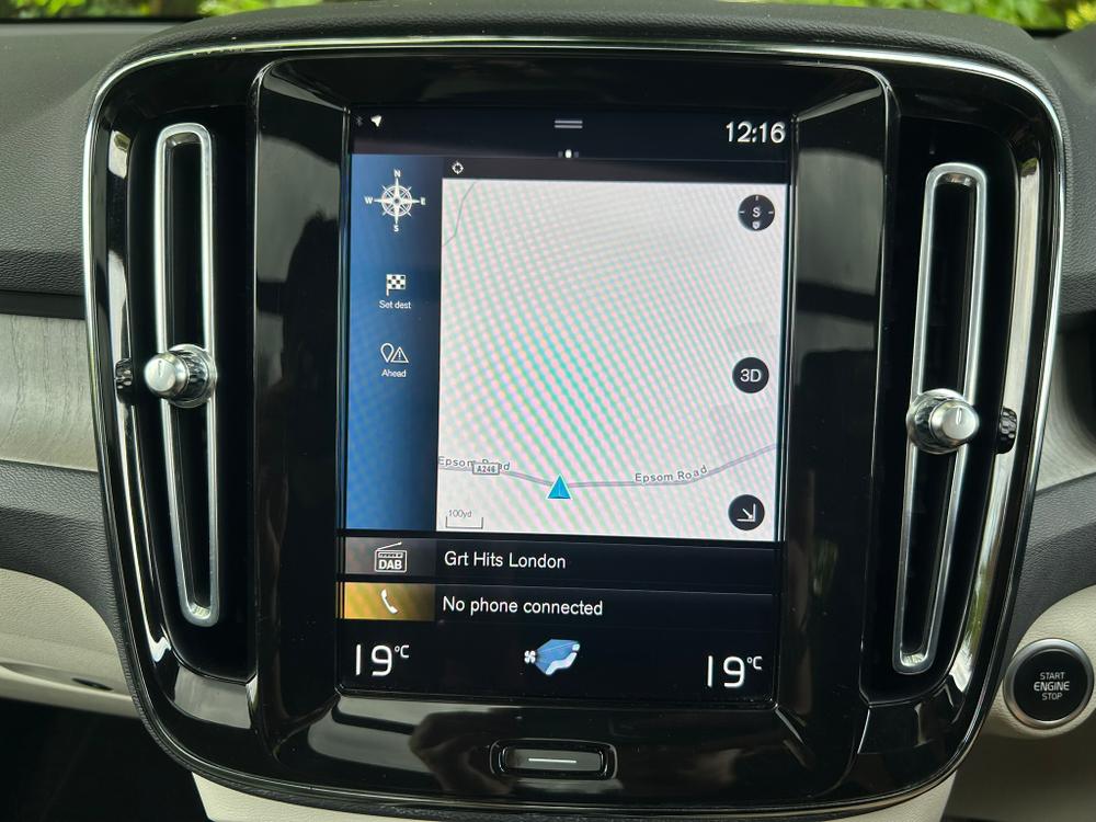 Used Volvo XC40 HG70AAO 37