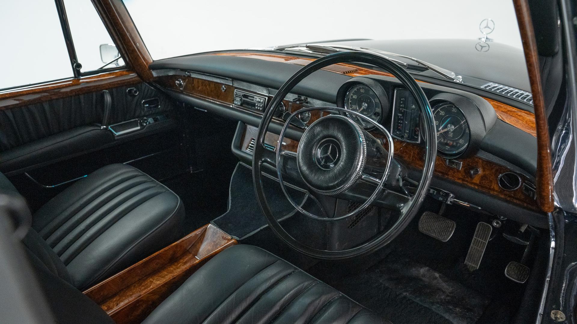 Mercedes-Benz 600 Photo 24f6df7c-4e1c-4eb3-843c-69f9b11449ee.jpg