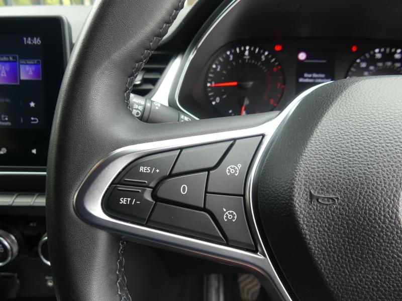 Renault Captur Photo 250254ac-13c4-4409-8a13-4c8e83458324.jpg
