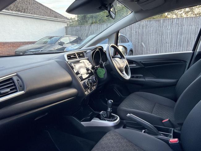 Honda Jazz Photo 251be759-a5ad-4966-b739-5038c13d872e.jpg