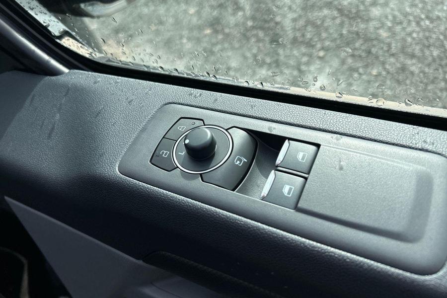 Ford TRANSIT CUSTOM Photo 251dd334-10e5-4490-b767-6f7130867713.jpg