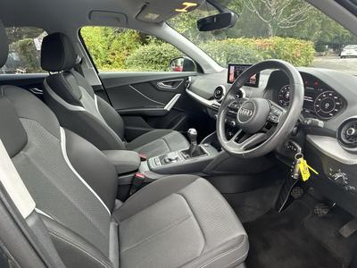 Audi Q2 Photo 1