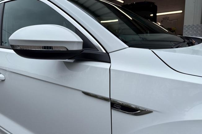 VOLKSWAGEN T-Roc Photo 35