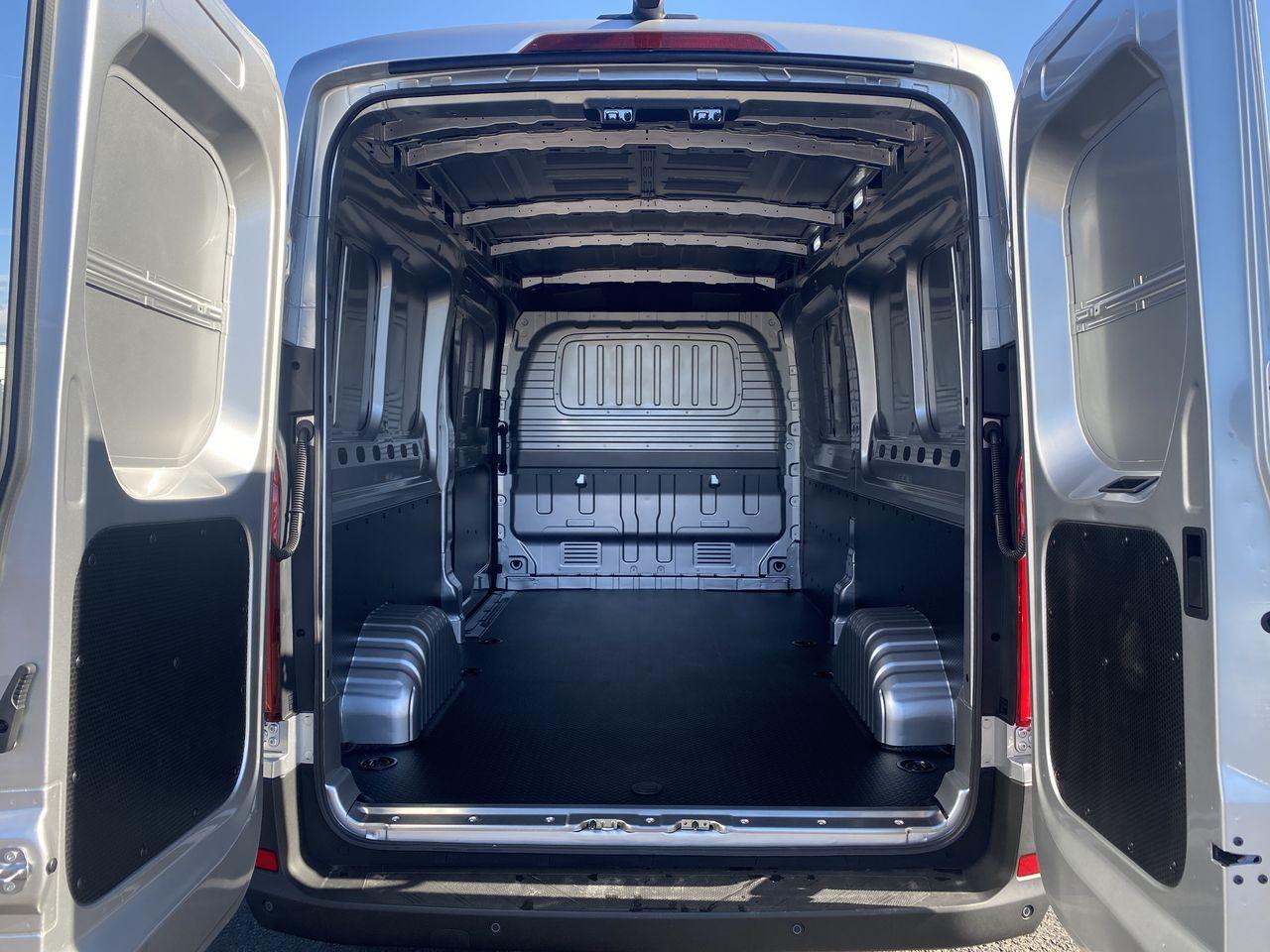 2026 MAXUS DELIVER 9 LWB FWD 2.0 D20 150 Lux Van - vehicle photo 7 for sale on PureCar